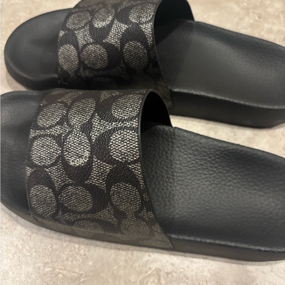 Black Patterned Slides - Picture 3 of 3